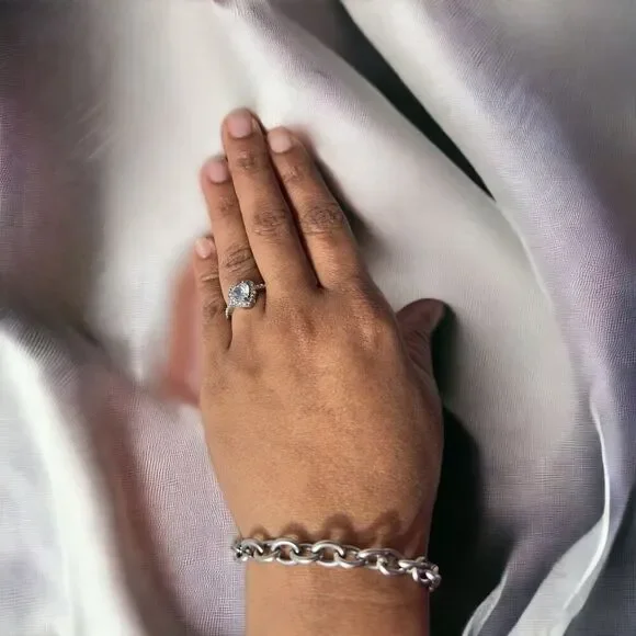 Silver Heart Cubic Zirconia Women's Ring‎ Size 6 NEW IN BOX - Picture 4 of 8